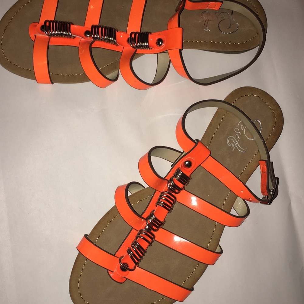 🌹 rosette orange sandals size 7